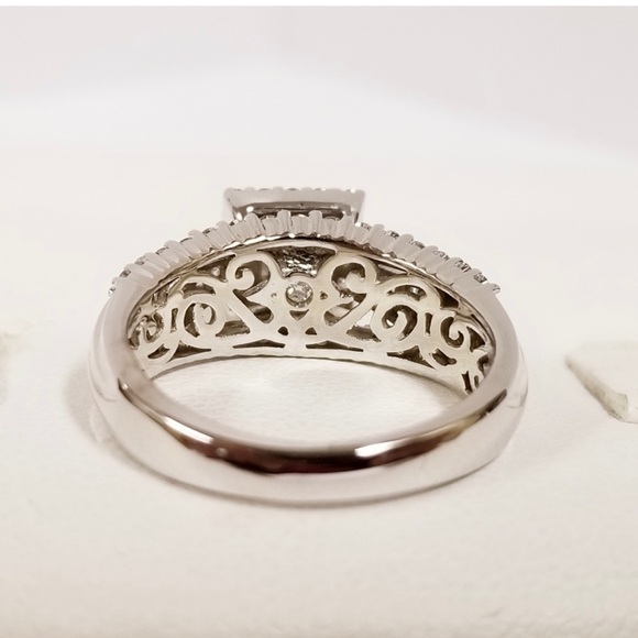 10K Halo Diamond Ring - Picture 8 of 11